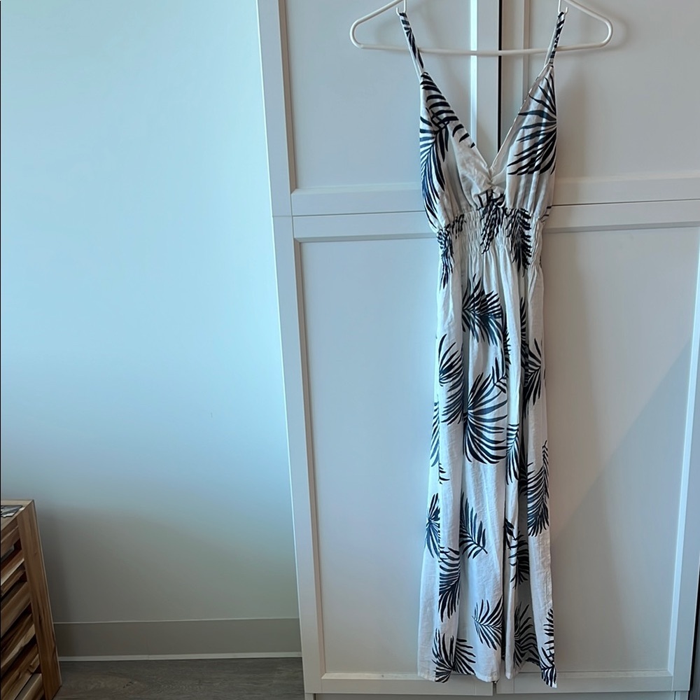 Elegant White and Blue Leaf Print Dress